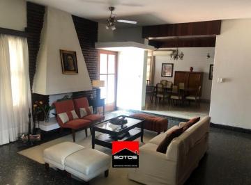 Casa · 724m² · 6 Ambientes · 1 Cochera · Hermosa Casa en Corrientes Capital