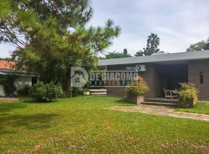 Casa · 129m² · 3 Ambientes · 1 Cochera