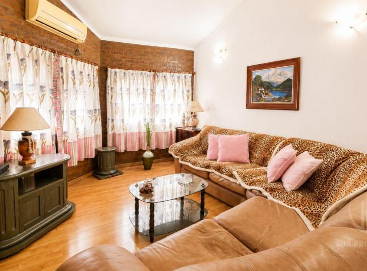 Casa · 120m² · 5 Ambientes · 15 Cocheras