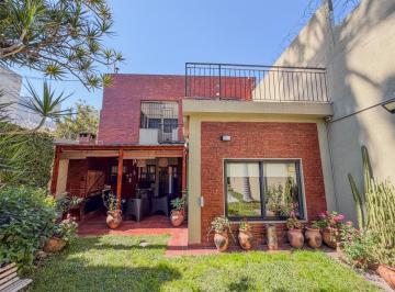 Casa · 223m² · 5 Ambientes · 1 Cochera · Venta - Casa - Barracas - 5 Ambientes