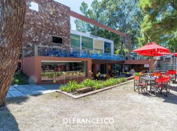 Edificio · 550m² · Venta - Galeria Comercial en El Centro de Cariló