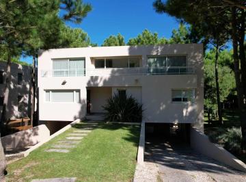 Casa · 350m² · 5 Ambientes · 3 Cocheras · Casa en Costa Esmeralda Residencial II Financiación Parte de Pago