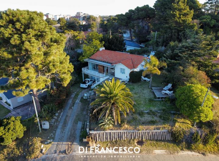 Casa · 165m² · 4 Ambientes · 1 Cochera