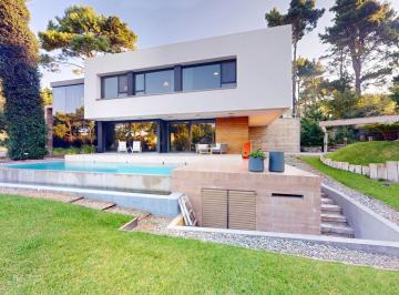 Casa · 340m² · 6 Ambientes · 2 Cocheras · Casa de Diseño en Venta Pinamar Alamos