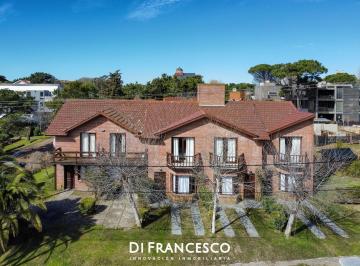 Hotel · 367m² · 15 Ambientes · 5 Cocheras · Complejo en Venta Excelente Estado y Rentabilidad Pasos del Mar Valeria