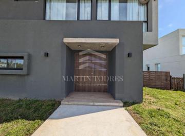 Casa de 5 ambientes, Escobar · Casa en Venta y Alquiler en Acacias con Pileta, Puertos, Escobar