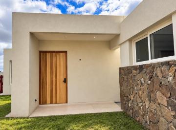 Casa · 175m² · 4 Ambientes · 2 Cocheras · Casa en Venta en La Reja