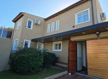 Casa · 153m² · 3 Dormitorios · 2 Cocheras · Venta Casa 3 Dorm. con Pileta en Altos de La Calera