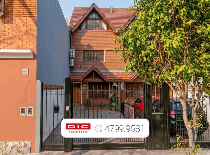 Casa · 170m² · 5 Ambientes · 2 Cocheras