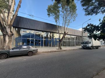 Local comercial · 466m² · Excelente Local / Deposito