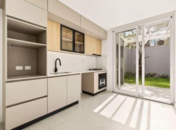 Casa · 160m² · 4 Ambientes · 1 Cochera · Casa en PH Venta Devoto 4 Amb – Parrilla - Jardín