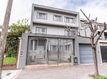 Casa · 337m² · 6 Ambientes · 2 Cocheras · Casa en Ramos Mejia 6 Ambientes con Pileta y Jardin
