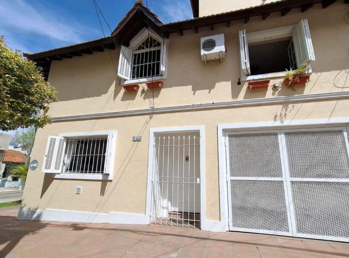 Casa · 124m² · 5 Ambientes · 1 Cochera