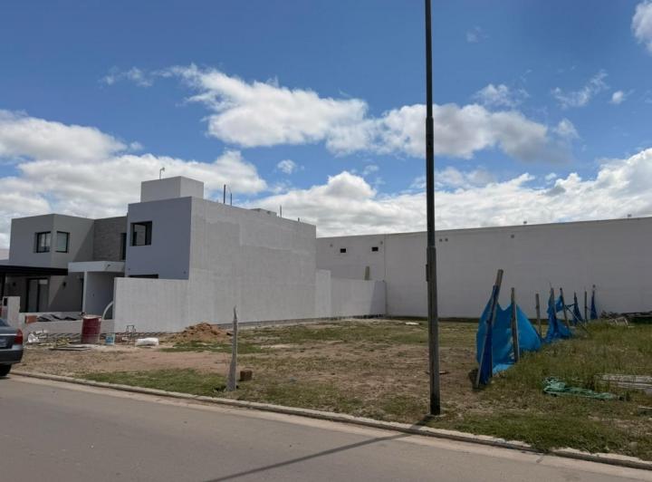 Terreno · 450m²