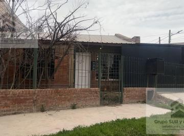 Casa · 4 Ambientes · 1 Cochera · Casa en Santa Isabel