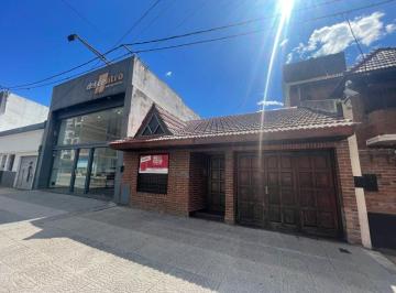 Casa de 5 ambientes, La Plata · Casa de 302 m² con 3 Dorm. en Venta en La Plata