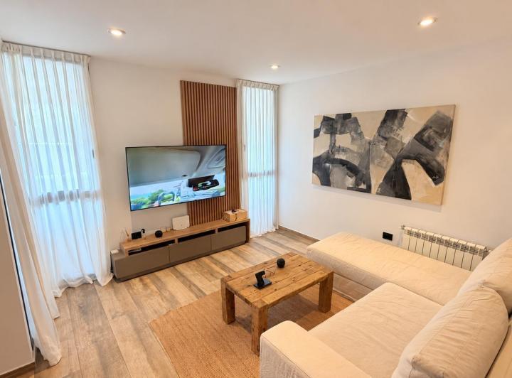 Casa · 200m² · 5 Ambientes · 2 Cocheras