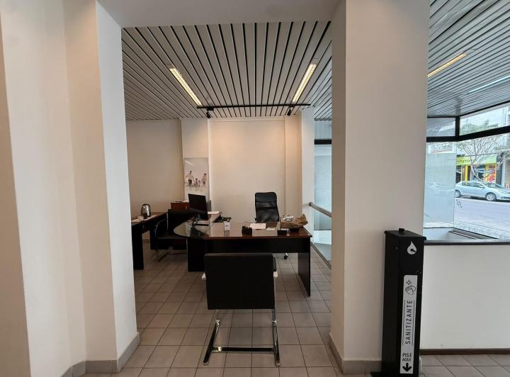 Local comercial · 163m² · 6 Ambientes · 3 Cocheras