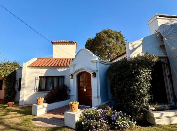 Casa · 430m² · 6 Ambientes · 2 Cocheras