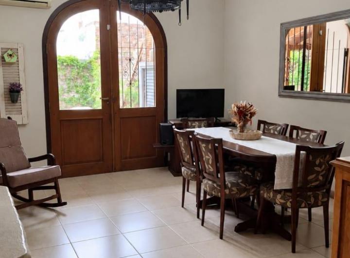 Casa · 142m² · 7 Ambientes · 2 Cocheras