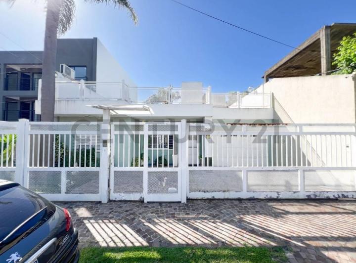 Casa · 145m² · 4 Ambientes · 2 Cocheras