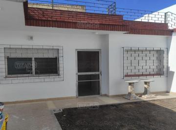 Casa · 60m² · 3 Ambientes · Casa Chalet en Alquiler en Olivos, Vicente López, G. B. a. Zona Norte