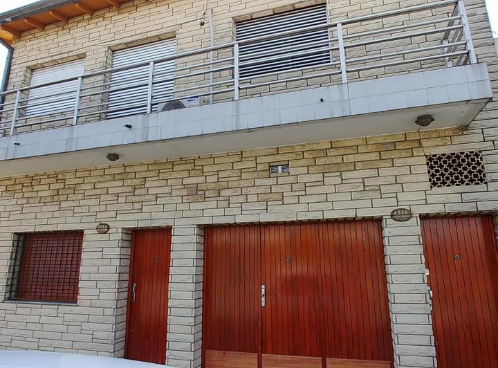 Casa · 200m² · 5 Ambientes · 1 Cochera
