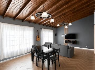 Casa · 138m² · 5 Ambientes · 2 Cocheras · Venta Permuta/financia Casa Jose C Paz 5 Ambientes