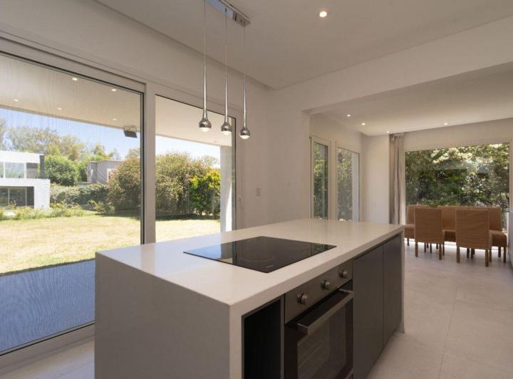 Casa · 168m² · 5 Ambientes · 2 Cocheras