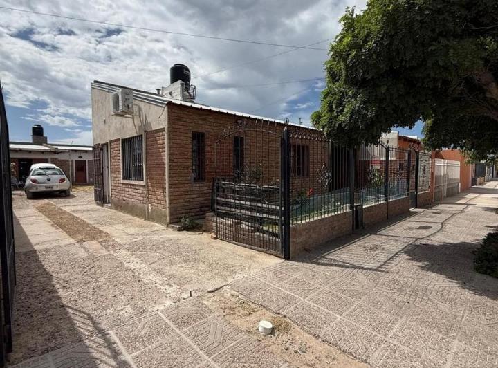 Casa · 139m² · 6 Ambientes · 1 Cochera