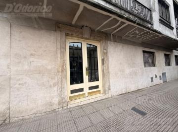 Departamento · 67m² · 3 Ambientes · Semi Piso de 2 Dorm.c/dependencia de Servicio y Patio en Venta en Flores