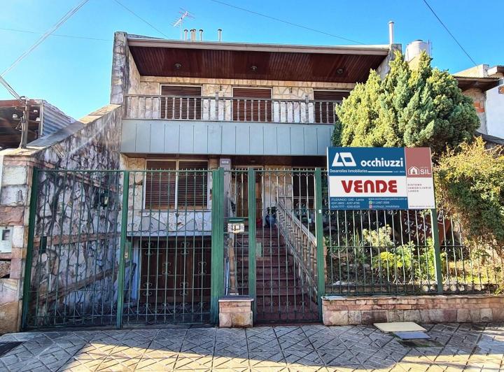 Casa · 236m² · 4 Dormitorios · 1 Cochera
