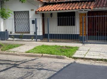 Casa · 3 Ambientes · 1 Cochera · Casa en Olivos