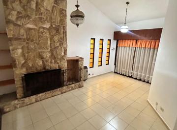 Casa de 5 ambientes, Villa Carlos Paz · Hermosa Casa de 3 Dorm. con Pileta y Cochera Para 2 Autos – Carlos Paz