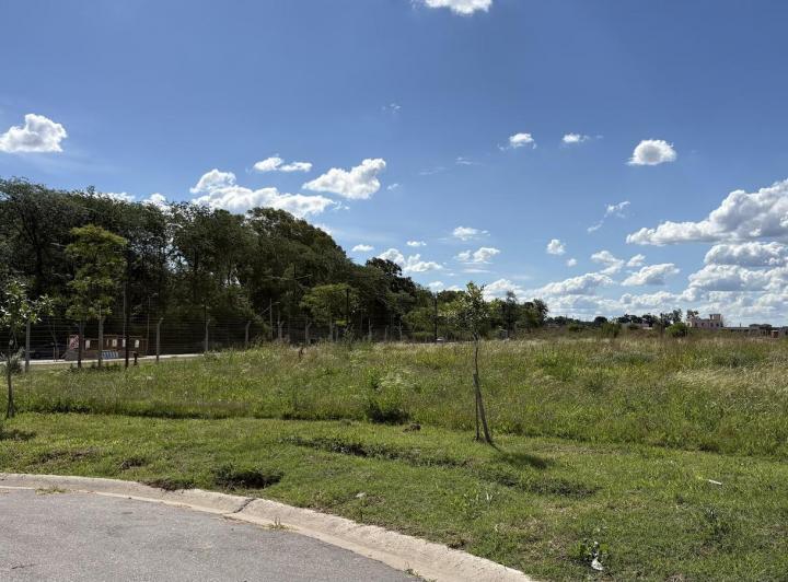 Terreno · 622m²