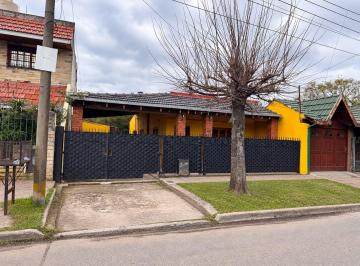 Casa · 85m² · 3 Ambientes · 1 Cochera · Venta Casa 3 Ambientes Florencio Varela