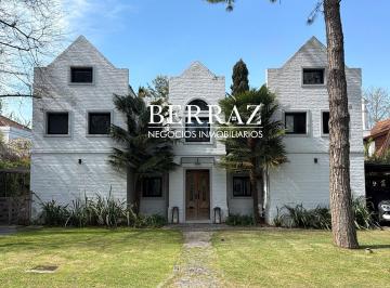 Casa · 203m² · 8 Ambientes · 2 Cocheras · Casa Venta 4 Dorm. 721 m² Mayling Cc, Pilar, Zona Norte