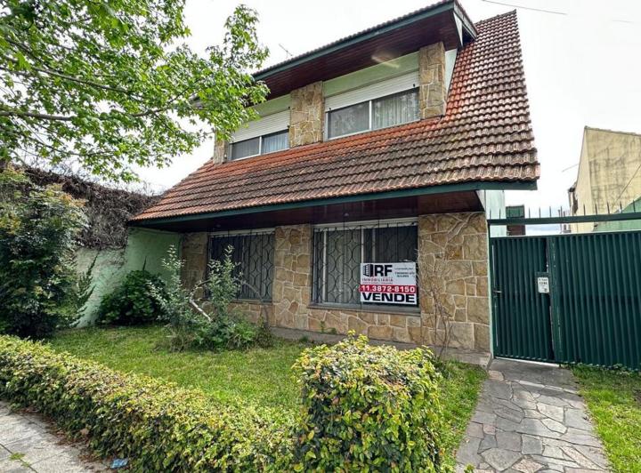 Casa · 150m² · 4 Ambientes · 3 Cocheras