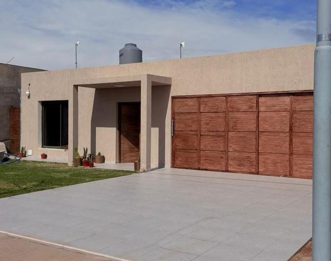 Casa · 175m² · 3 Dormitorios · 2 Cocheras