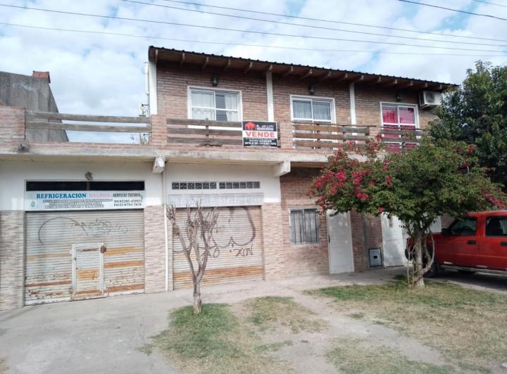 Casa · 260m² · 4 Ambientes · 3 Cocheras