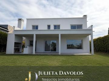 Casa · 201m² · 5 Ambientes · 2 Cocheras · Casa Al Agua en Venta El Canton Barrio Norte