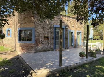 Casa · 260m² · 4 Ambientes · Casa de Campo en San Antonio de Areco Sobre Lote de Hecterea y Media