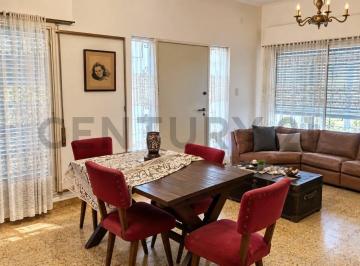 Casa · 115m² · 7 Ambientes · 2 Cocheras · Gran Casa de 3 Dorm y Estrategica Ubicacion en Parque Velez Sasfield