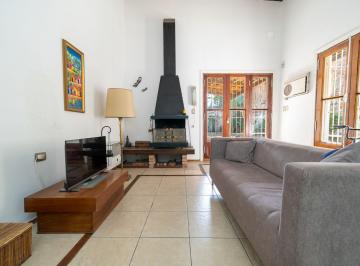 Casa · 122m² · 4 Ambientes · 1 Cochera · Casa en Venta 2 Dorm. + Comodin
