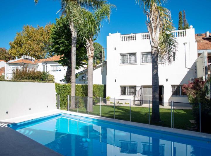 Casa · 397m² · 7 Ambientes · 2 Cocheras