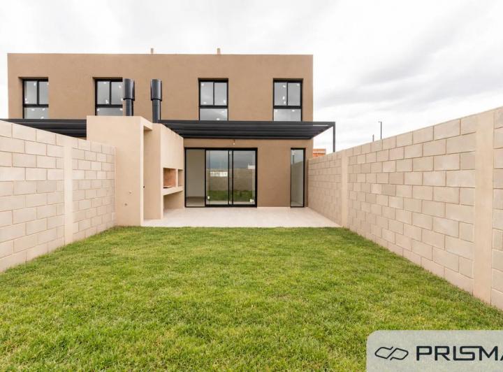 Casa · 148m² · 4 Ambientes · 1 Cochera