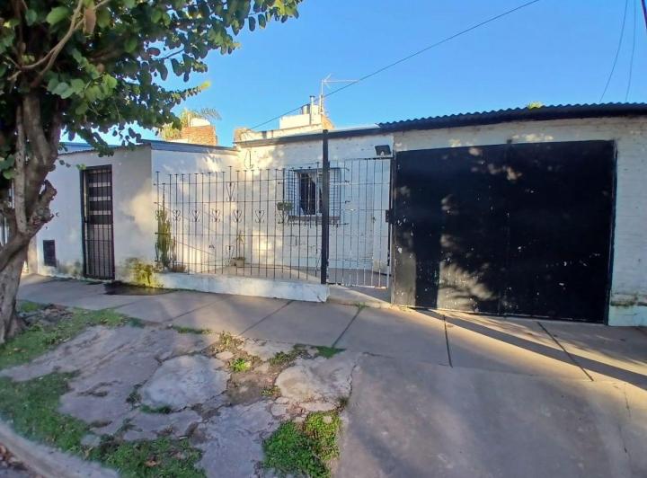 Casa · 100m² · 4 Ambientes · 1 Cochera