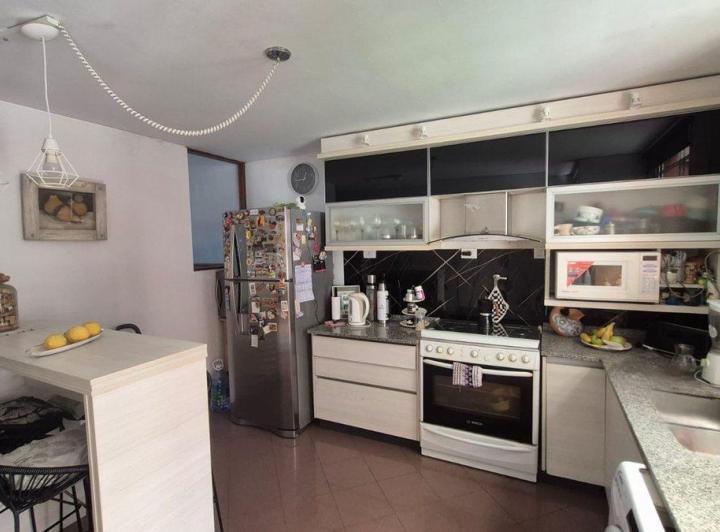 Casa · 107m² · 4 Ambientes · 2 Cocheras