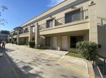 Casa · 122m² · 4 Ambientes · 1 Cochera · Casa en Alquiler en Villa Ballester