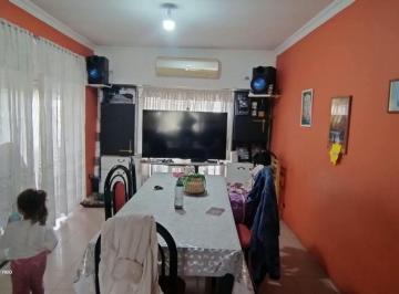 BYI-BYI-194_2 · Dpto. Tipo Casa 4 Amb, 2°, Frente!